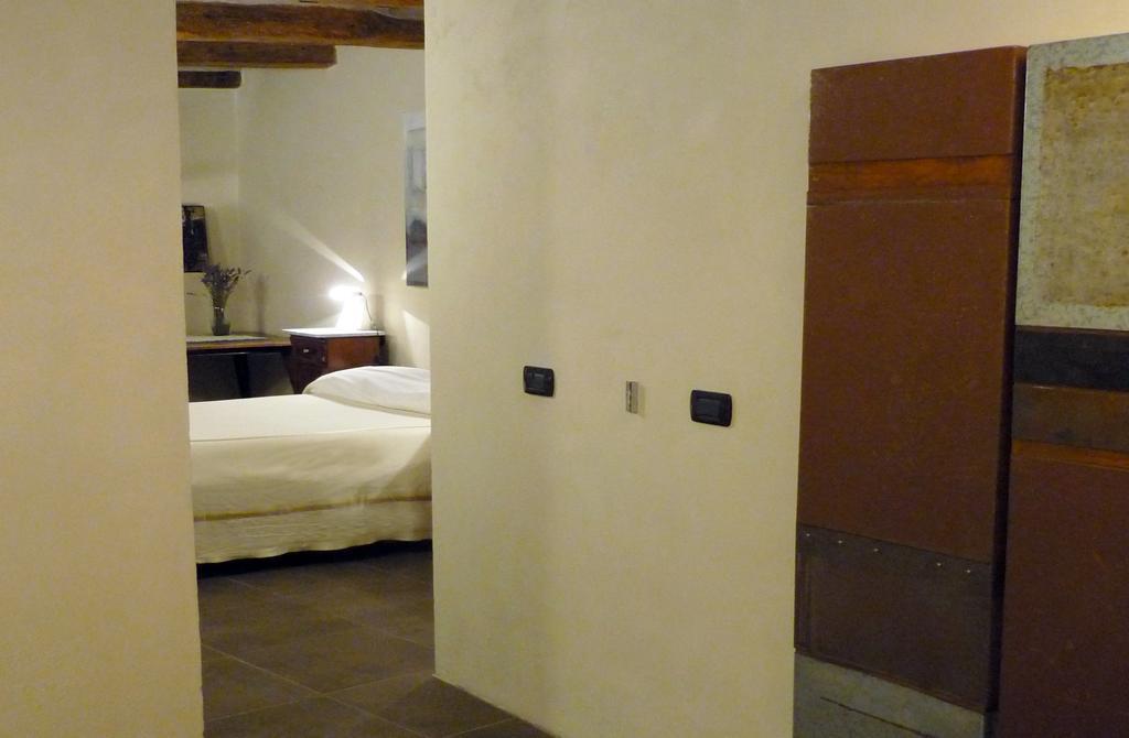 Camera Con Vista フォッソンブローネ 部屋 写真