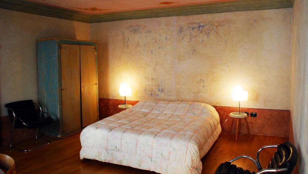 Camera Con Vista フォッソンブローネ 部屋 写真